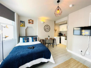Funky studio few mins to Brighton seafront MST